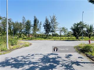 Kẹt tiền giảm ngay gần 500 triệu  bán lô fpt trục đường 26m