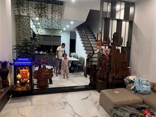 Nhà 3 mê mt đường mê linh ( trục 33m )