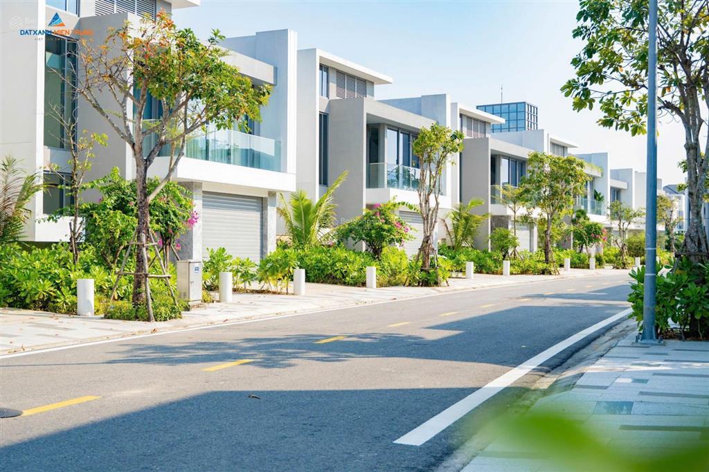Bán gấp villa ven biển regal victoria đà nẵng dt 380m² giá chỉ 17,8 tỷ  sổ hồng lâu dài