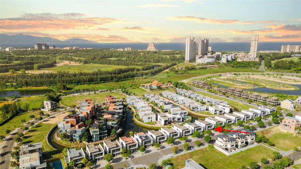 Bán gấp villa ven biển regal victoria đà nẵng dt 380m² giá chỉ 17,8 tỷ  sổ hồng lâu dài