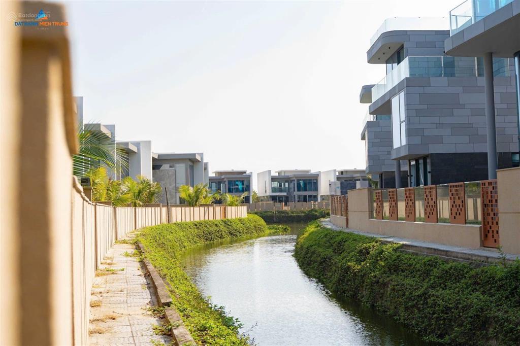 Bán gấp villa ven biển regal victoria đà nẵng dt 380m² giá chỉ 17,8 tỷ  sổ hồng lâu dài