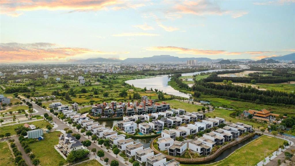Bán gấp villa ven biển regal victoria đà nẵng dt 380m² giá chỉ 17,8 tỷ  sổ hồng lâu dài