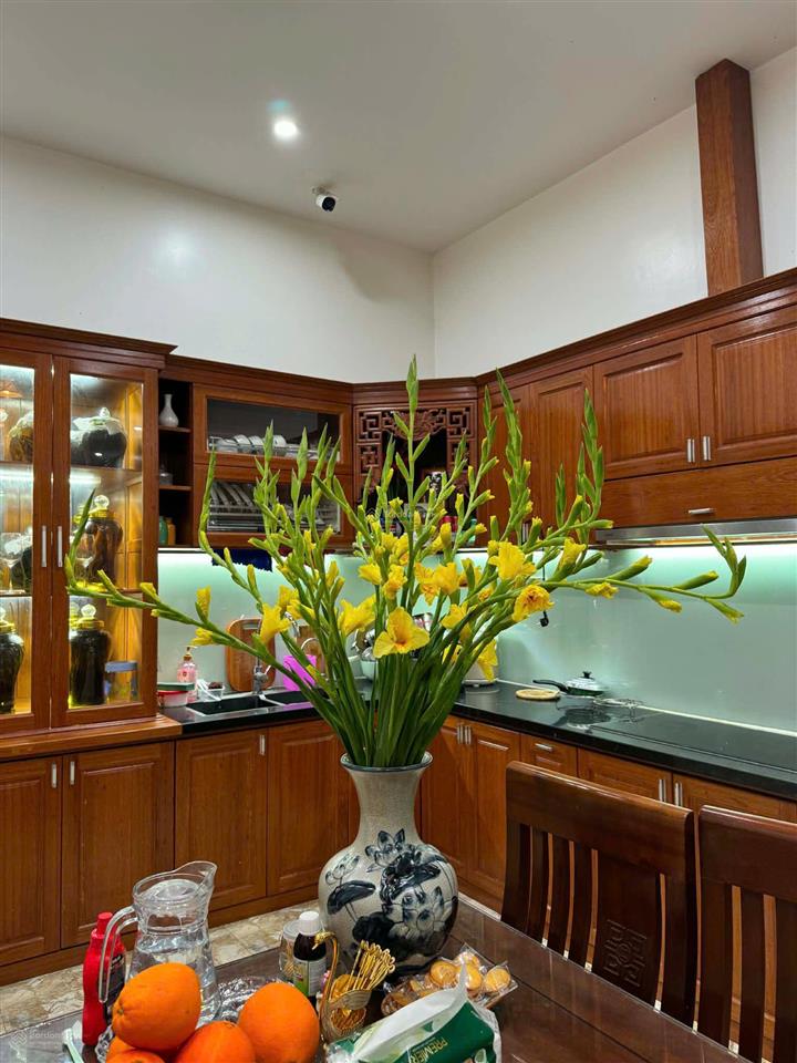 Nhà tâm huyết chủ đang ở  dt 100m2  3 tầng, 3pn, khu đáng sống bậc nhất hòa xuân