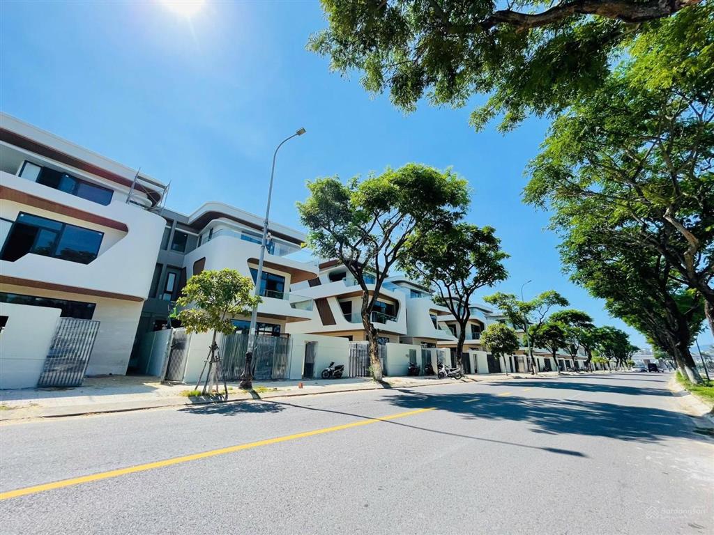 Bán shophouse elysia tuyên sơn dt 99m², 4 tầng + tum, đường 7,5m giá 13,9 tỷ