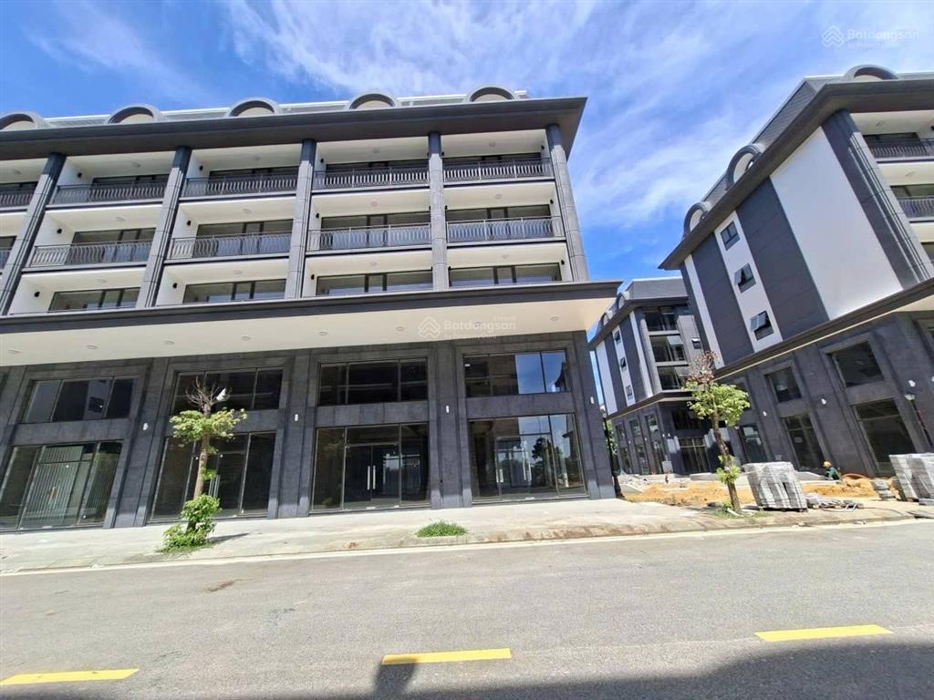 Cho thuê căn gốc shophouse an cựu  hoàn thiện cơ bản