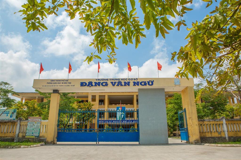 Bán căn mặt tiền võ nguyên giáp gần hoàng quốc việt  đoạn ô tô điện tấn lộc  da shophouse an cựu