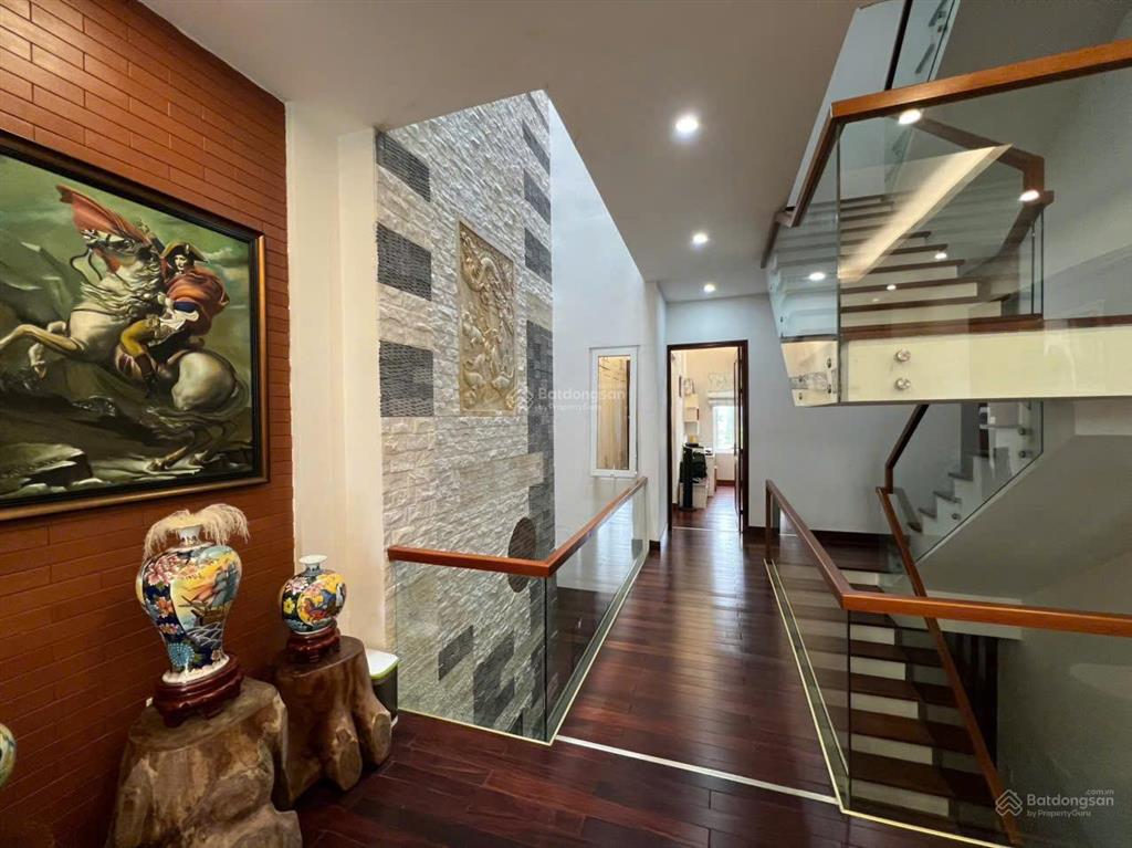Bán nhà 4 tầng mt trần đức thông, nhà full nội thất, gần công viên cá voi, cách biển 500m di chuyển