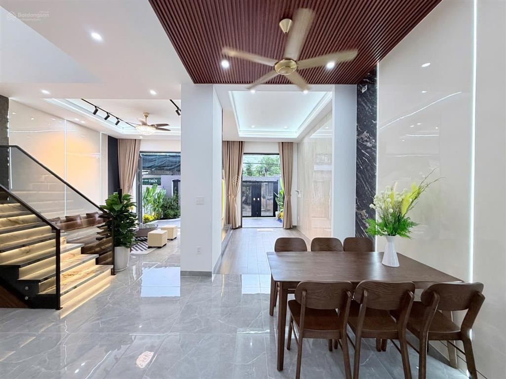 Bán villa 3 tầng chill chill hòa xuân full nội thất