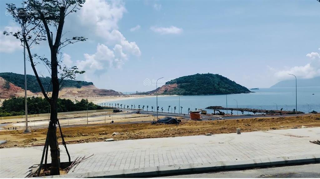 Bán căn biệt thự đơn lập trên đồi đường lâm phong 1  giá 52.732 tỷ vinhomes hải vân bay đà nẵng