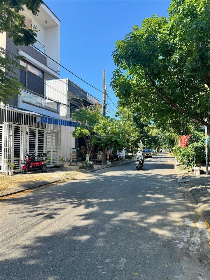Bán nhà 3 tầng kiên cố mt đường xuân thiều 7, thông biển, cách bãi tắm biển chỉ 150m.  0901 949 ***
