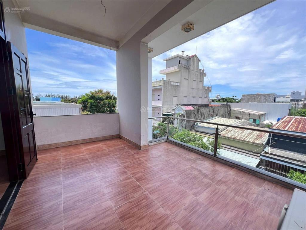 Bán nhà 3 tầng kiên cố mt đường xuân thiều 7, thông biển, cách bãi tắm biển chỉ 150m.  0901 949 ***