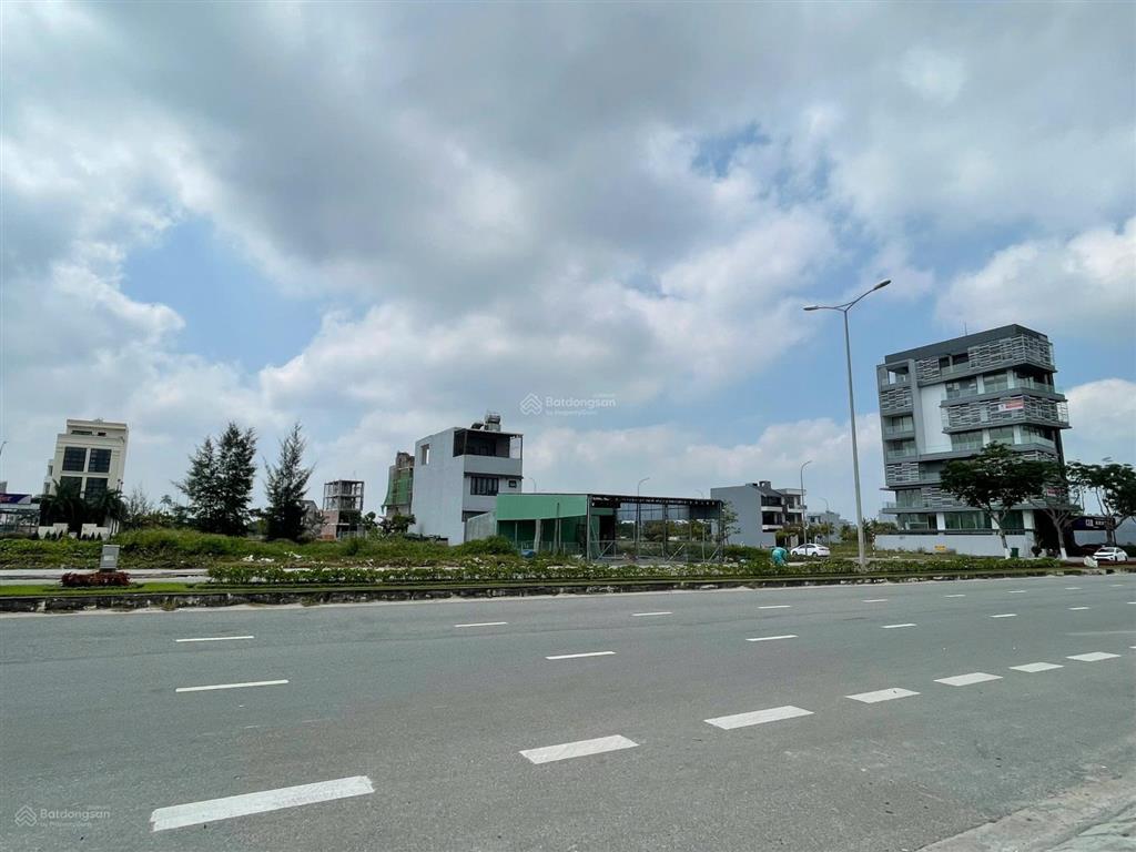 Cho thuê đất đường nam kỳ khởi nghĩa 240m , gần sông , đà nẵng