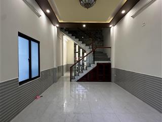 Cho thuê nhà 2 tầng đường ô tô tô hiệu ngay sau nhà mặt tiền, nhà mới sạch đẹp, gần bến xe đà nẵng
