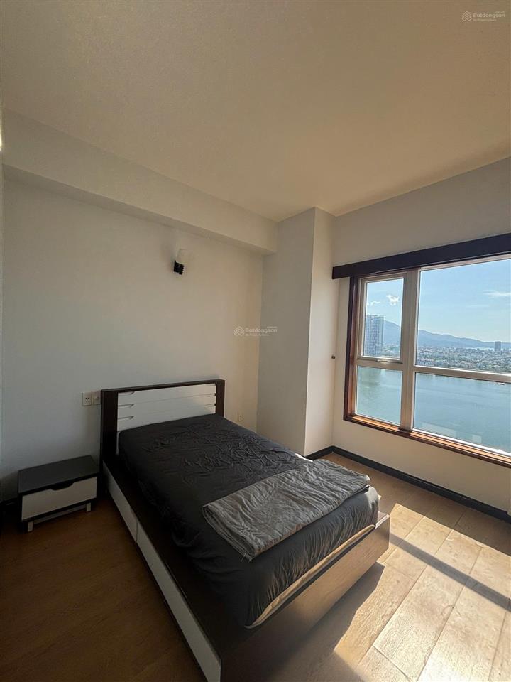 Cho thuê căn hộ 3pn, đà nẵng plaza, 16 trần phú, 131m, sát bờ sông hàn, tầng cao, view đẹp, 25tr