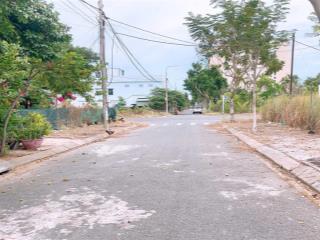 Chính chủ cần tiền bán gấp cặp đất đẹp mặt tiền lê thị riêng, hướng nam, sạch sẽ, giá tốt