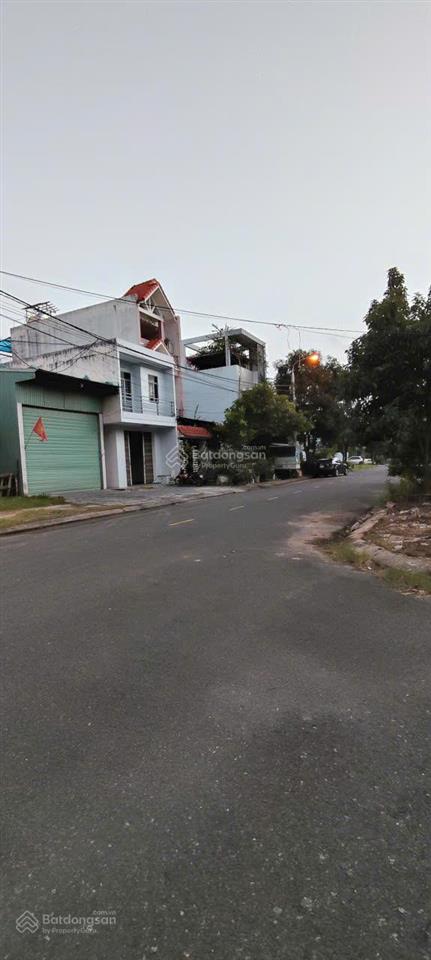 Bán nhà mặt tiền hoàng bật đạt, ngay làng đại học, 103m2, dòng tiền ổn định