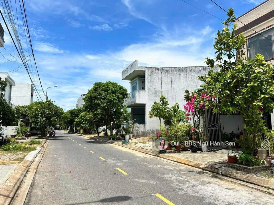 Bán đất khu làng đại học mặt tiền trà khê 8 dân cư đông, 100m2 sát góc hướng đông