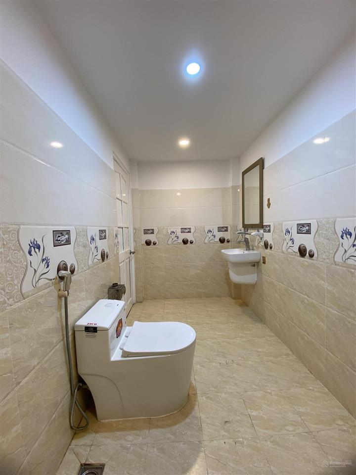 Cho thuê nhà nguyên căn 4 tầng gần toà mornachy và euro villa 1, giá 35 triệu/tháng