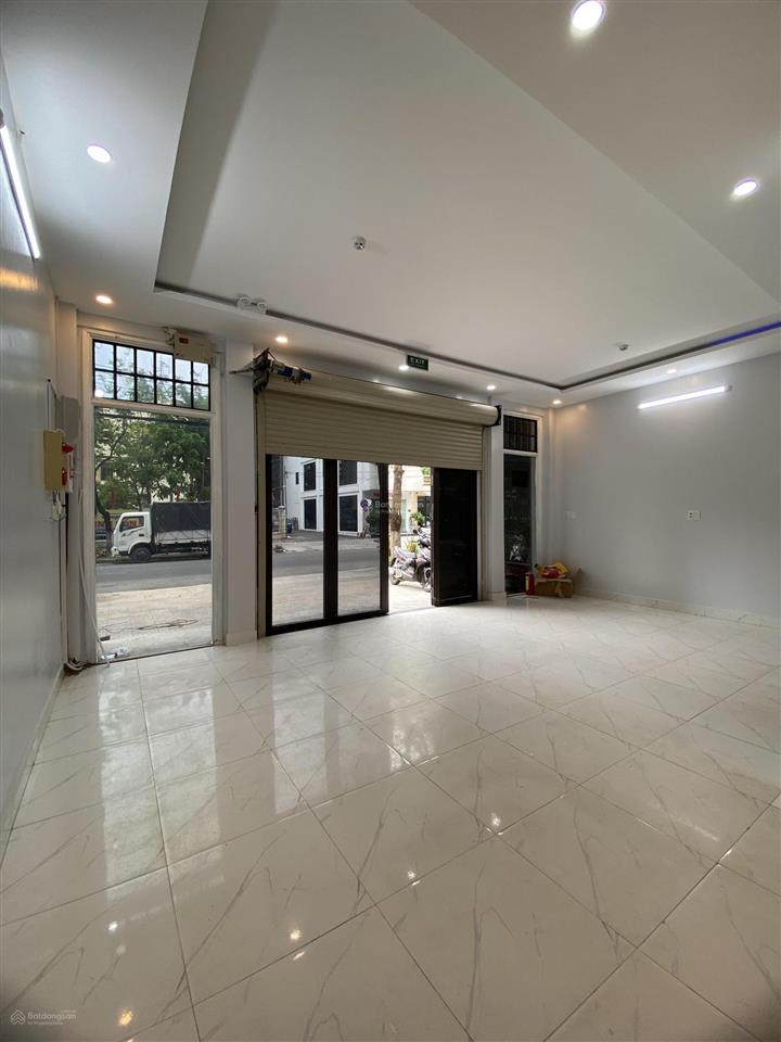 Cho thuê nhà nguyên căn 4 tầng gần toà mornachy và euro villa 1, giá 35 triệu/tháng