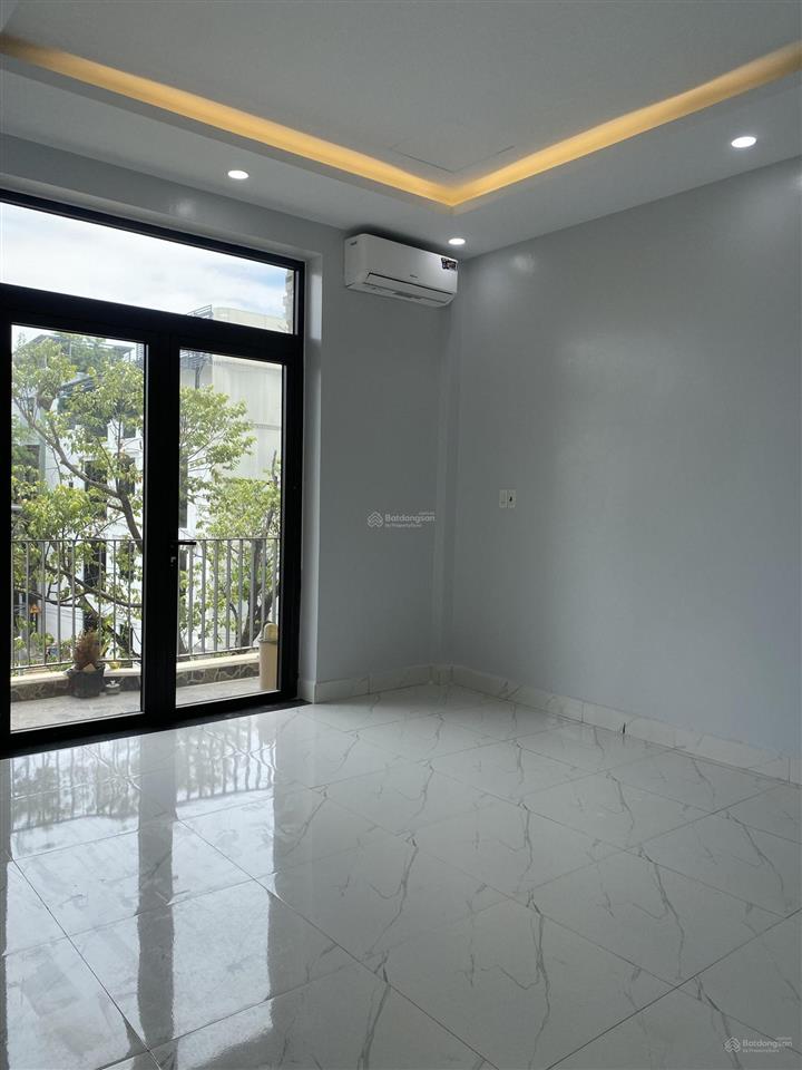 Cho thuê nhà nguyên căn 4 tầng gần toà mornachy và euro villa 1, giá 35 triệu/tháng