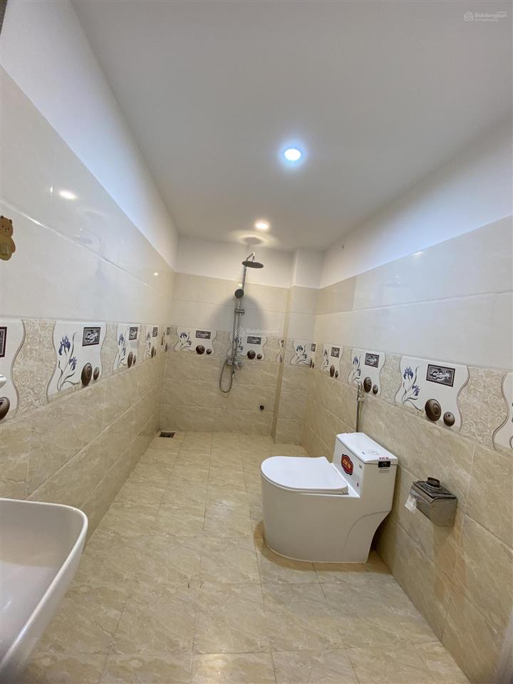 Cho thuê nhà nguyên căn 4 tầng gần toà mornachy và euro villa 1, giá 35 triệu/tháng