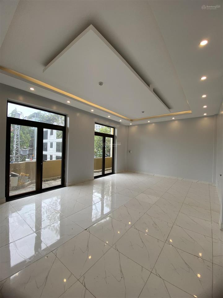 Cho thuê nhà nguyên căn 4 tầng gần toà mornachy và euro villa 1, giá 35 triệu/tháng