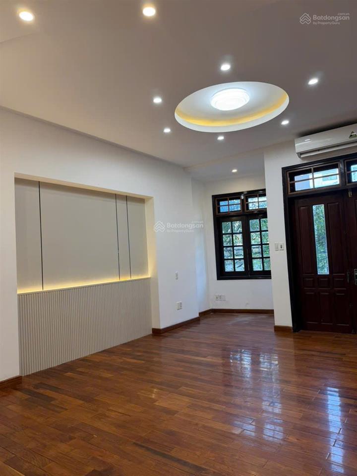 Bán nhà 5 tầng mt hải hồ vị trí đẹp công năng đầy đủ