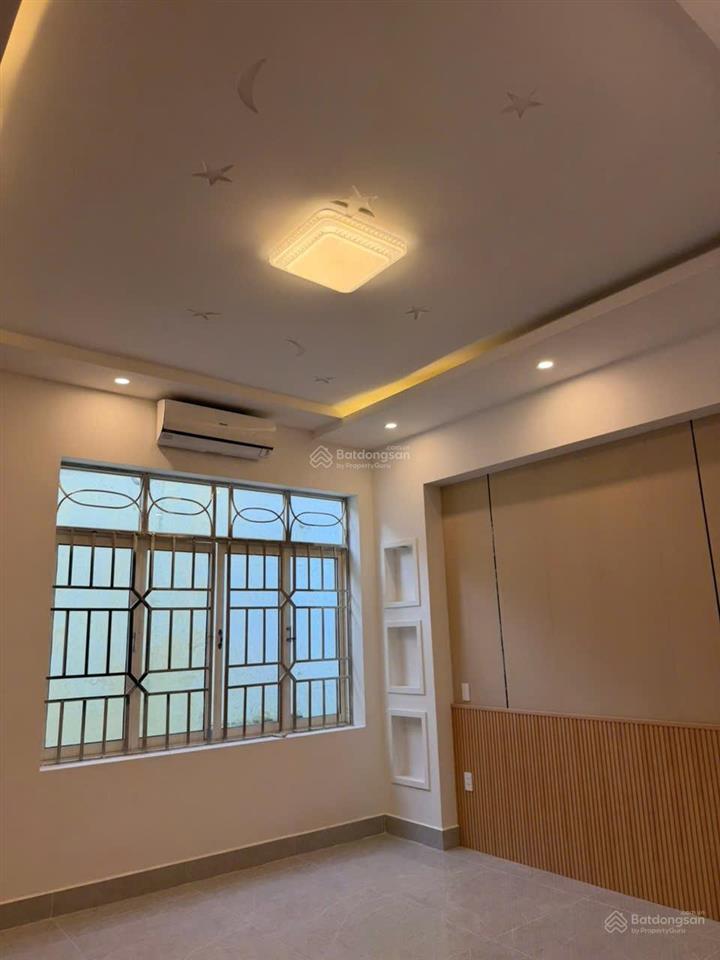 Bán nhà 5 tầng mt hải hồ vị trí đẹp công năng đầy đủ