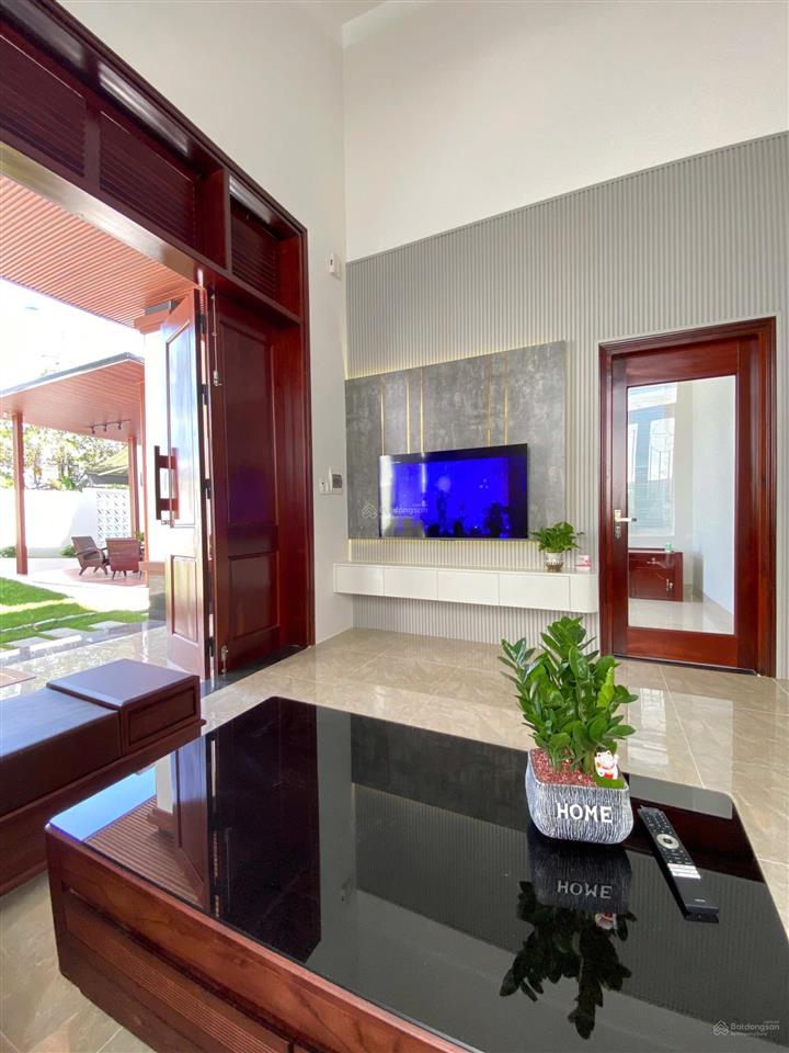 Cần bán nhà 2 lô liền kề số 7577 nguyễn ân  hòa xuân  tp đà nẵng. đối diện công viên.