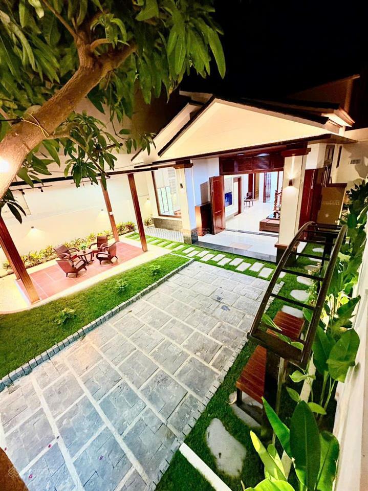 Bán nhà 2 lô liền kề số 7577 nguyễn ân  hòa xuân  tp đà nẵng. đối diện công viên