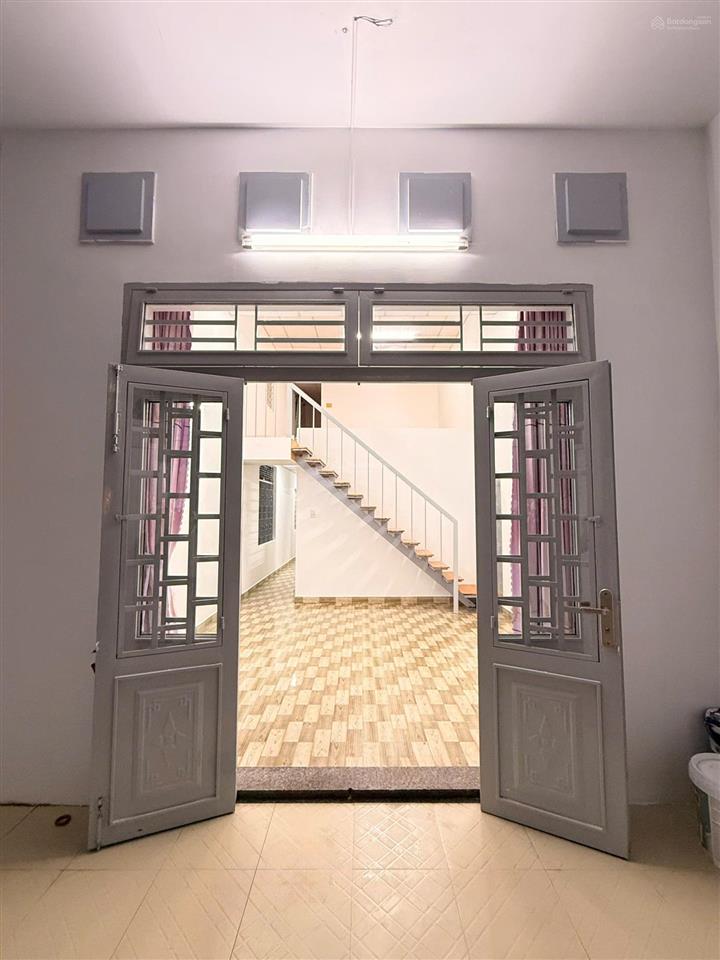 Bán nhà gác lửng 3 pn đường trung hòa 5, dt 100m2, giá 4tỷ5