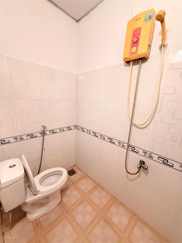 Bán nhà gác lửng 3 pn đường trung hòa 5, dt 100m2, giá 4tỷ5