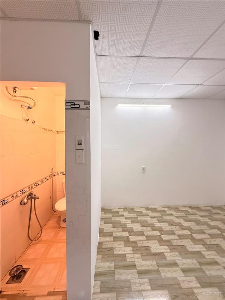 Bán nhà gác lửng 3 pn đường trung hòa 5, dt 100m2, giá 4tỷ5