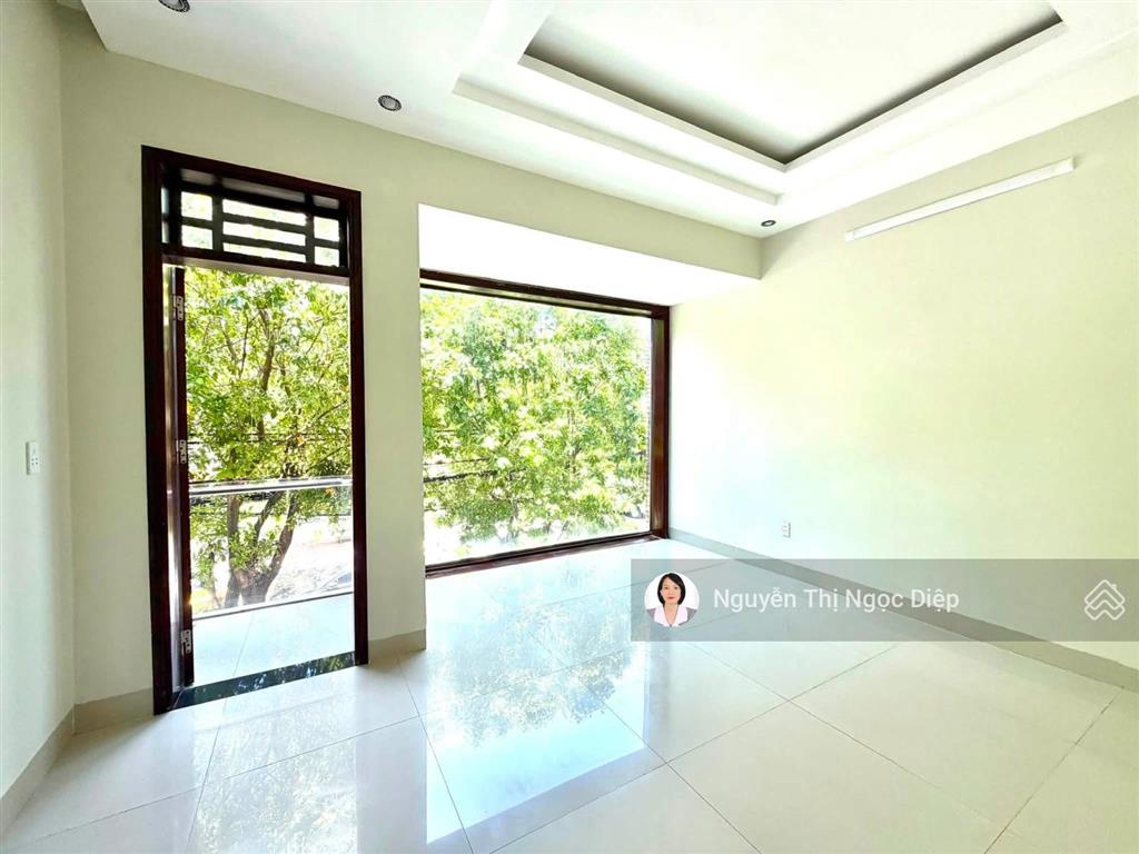 Nhà 3 tầng bên trong cực đẹp  mt huy cận  đang cho thuê 20 tỷ/tháng