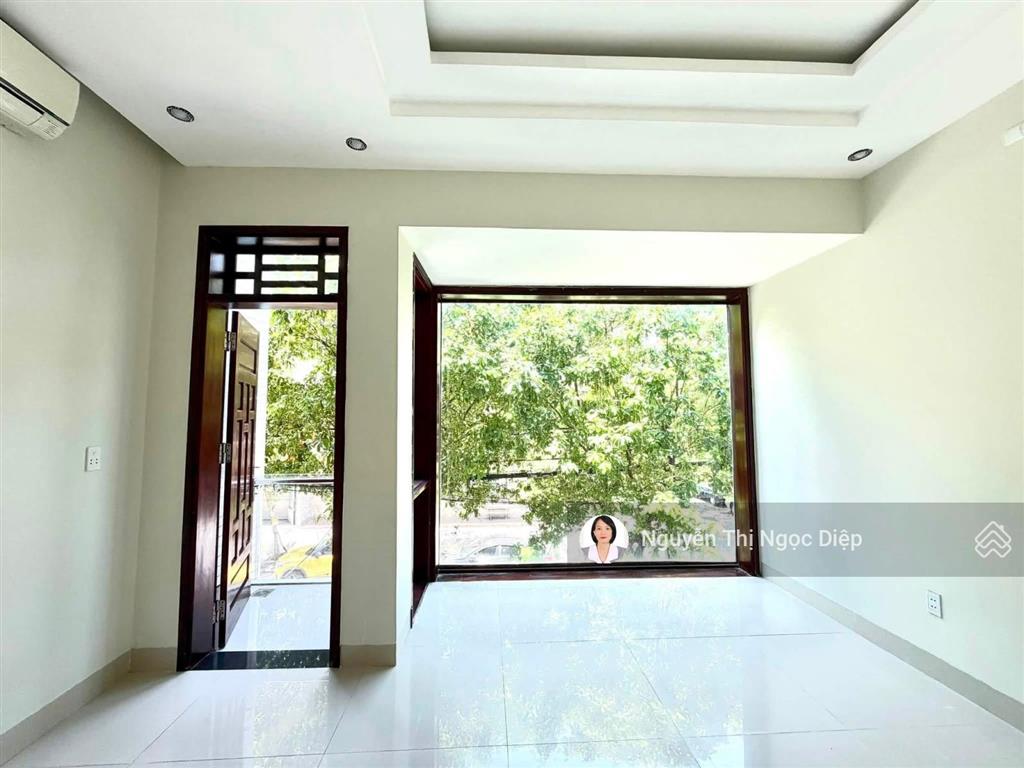 Nhà 3 tầng bên trong cực đẹp  mt huy cận  đang cho thuê 20 tỷ/tháng