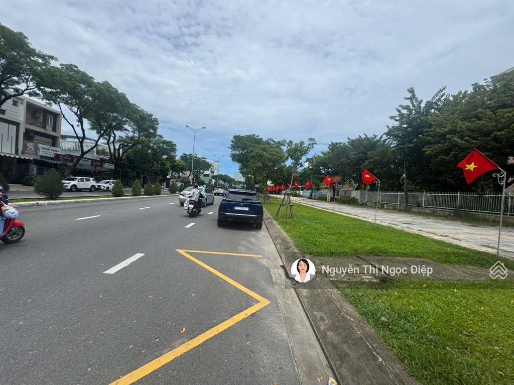 Thị trường tốt cho khách mua đầu tư hạ giá bán nhanh 2lô liền lề đường xuân thuỷ trục lớn
