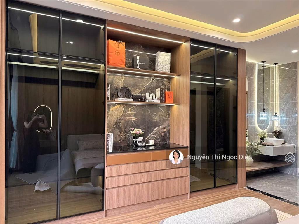 Nhà 3 tầng mới cực kỳ hiện đại  nội thất xịn gần cầu hoà xuân