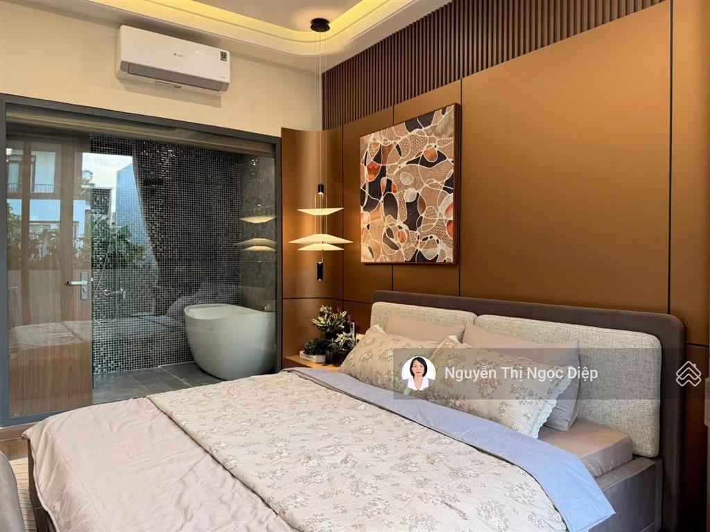 Nhà 3 tầng mới cực kỳ hiện đại  nội thất xịn gần cầu hoà xuân