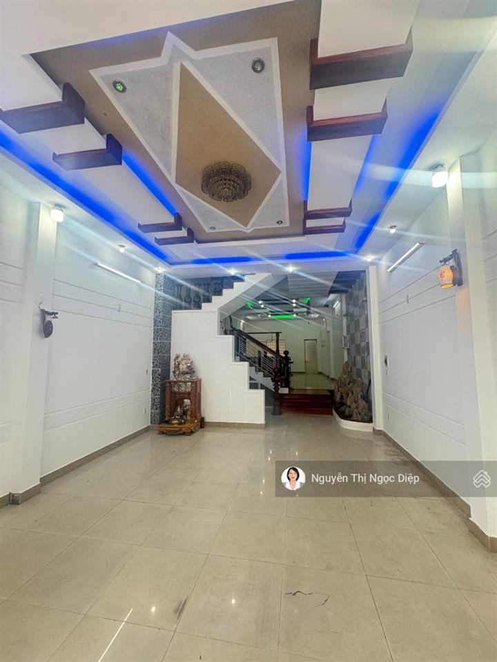Giảm 2 tỷ bán nhanh căn nhà 3 tầng đường 10,5m  ngang 5m giá 10,x tỷ