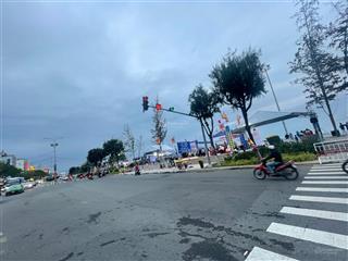 Cho thuê biệt thự 3 tầng view biển đường nguyễn tất thành  gọi đàm tiến