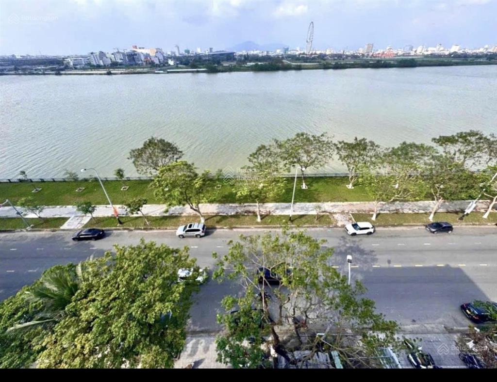 Hàng limited  góc 3 mặt tiền đường chương dương  gọi đàm tiến