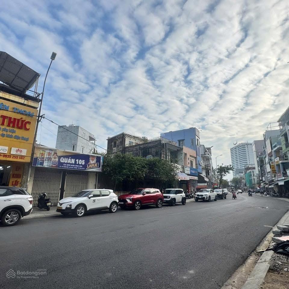 Bán nhà mặt tiền đường hoàng diệu  đường đã làm điện âm rất đẹp  gọi đàm tiến