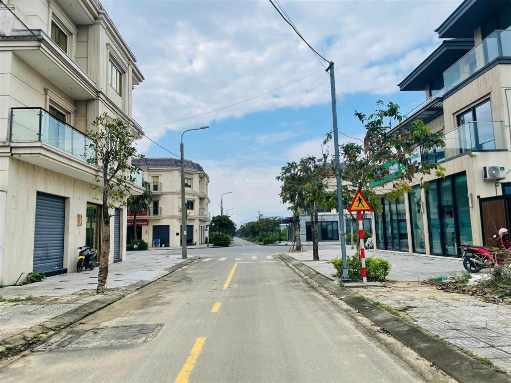 Đất đường trung lập 16  lô đẹp bán nhanh trước tết âm 2025  làm việc chính chủ 0972 700 ***