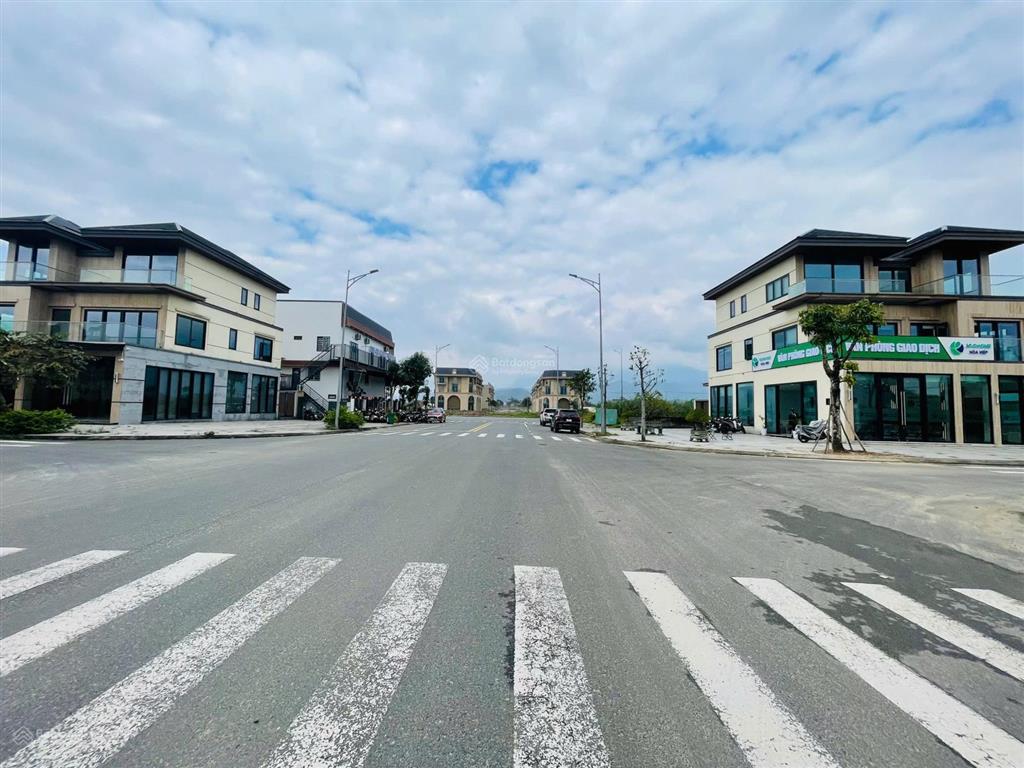 Đất đường trung lập 16  lô đẹp bán nhanh trước tết âm 2025  làm việc chính chủ 0972 700 ***