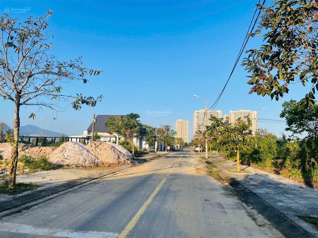 Đất đường trung lập 16  lô đẹp bán nhanh trước tết âm 2025  làm việc chính chủ 0972 700 ***