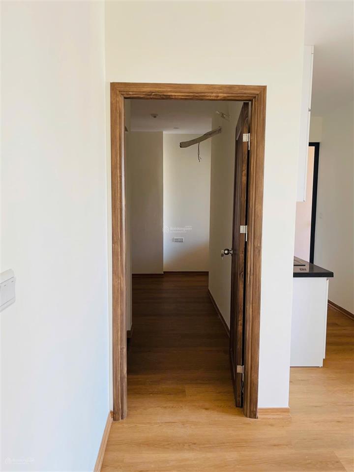 Ngộp bank bán gấp căn 2pn  2wc, sổ hồng, chung cư ori garden, cách vinhomes làng vân 4km