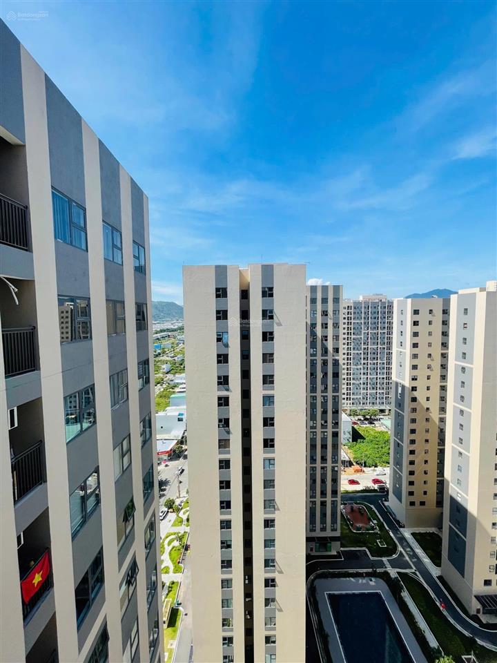 Ngộp bank bán gấp căn 2pn  2wc, sổ hồng, chung cư ori garden, cách vinhomes làng vân 4km