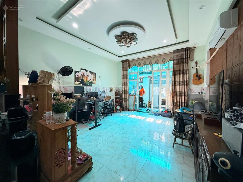 Bán đất tặng nhà cấp 4 kiên cố đường hòa minh 20, vị trí trung tâm, gần biển