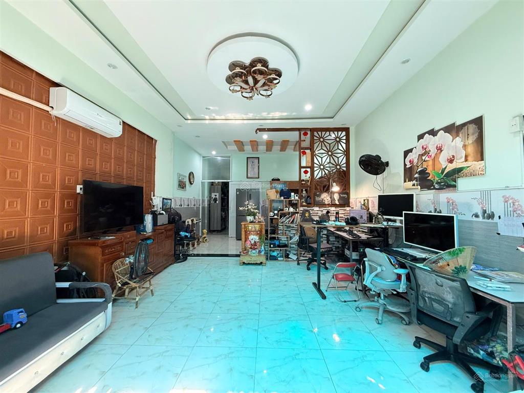 Bán đất tặng nhà cấp 4 kiên cố đường hòa minh 20, vị trí trung tâm, gần biển