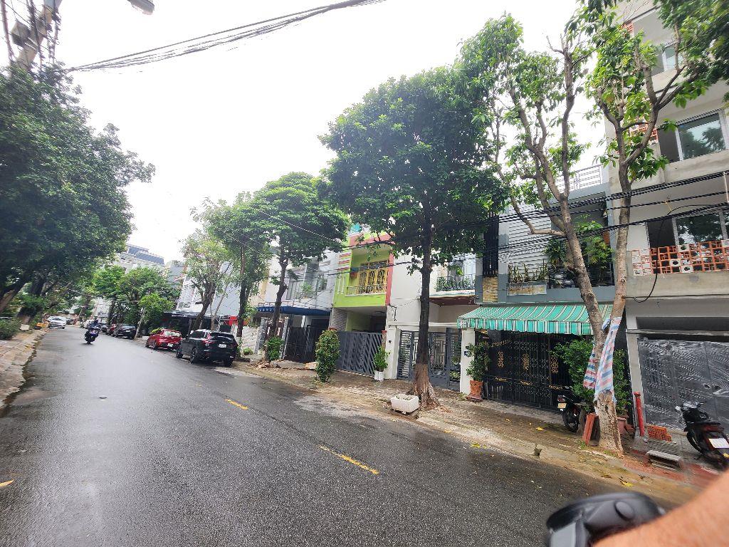 🏡 Nhà 3 tầng, đường Hàn Thuyên, Hướng đông nam. Dt đất: 112.5m2 rất đẹp 🌴